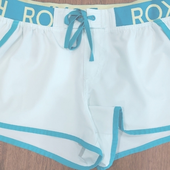 Roxy Dry Flight Shorts - Picture 6 of 11